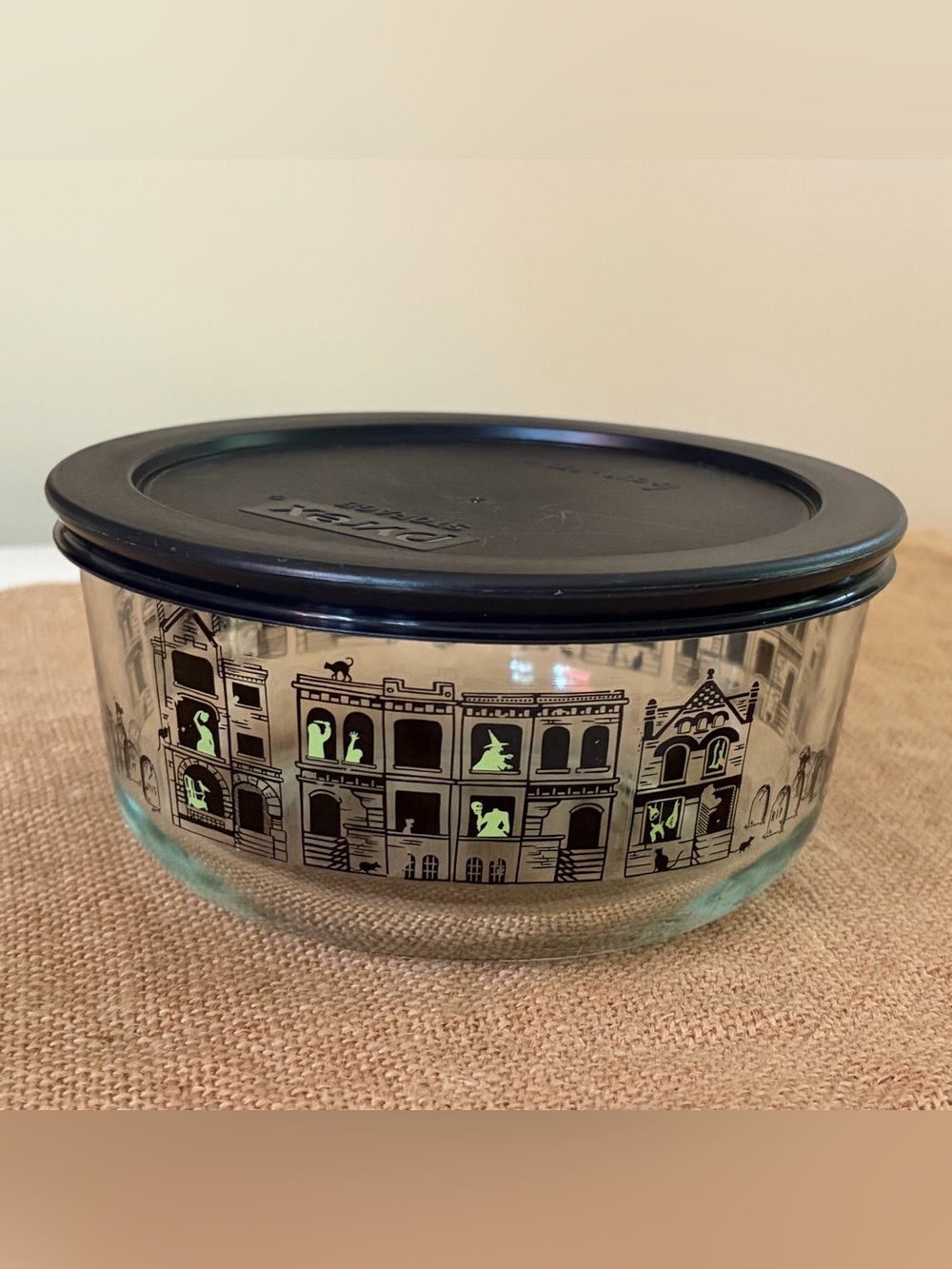 Pyrex Halloween Fright Night Spooky Fun 4-Cup Container🎃🐈‍⬛